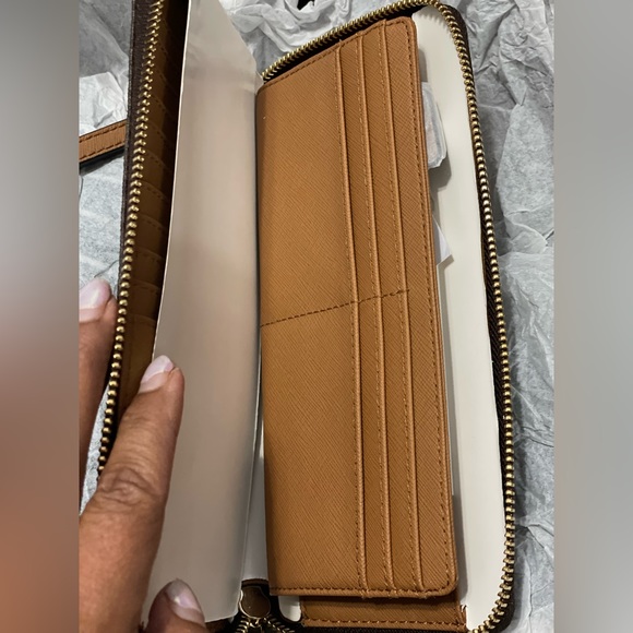 NWT Michael Kors logo Continental Wallet - Picture 2 of 5